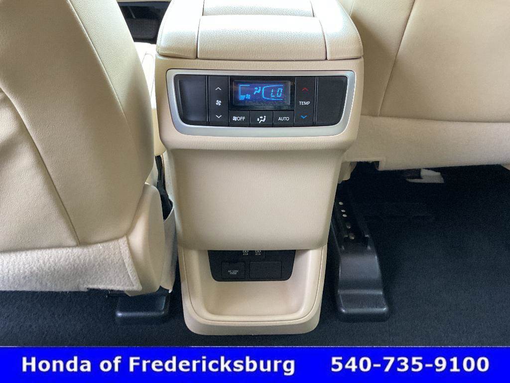 Used 2017 Toyota Highlander XLE AWD/4WD image 43