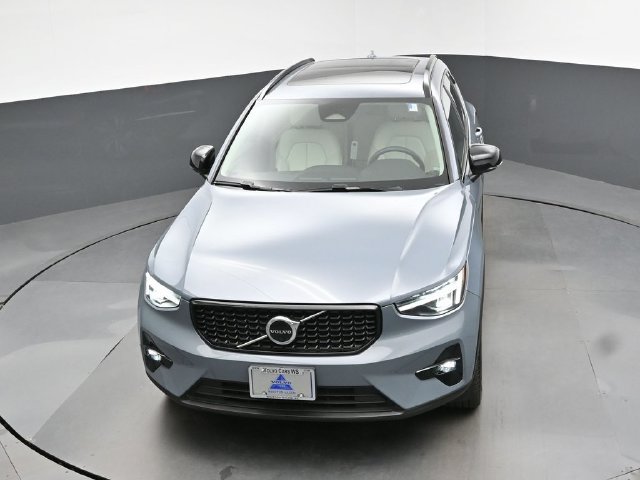 Used 2023 Volvo XC40 B5 Plus w/ Protection Package Premier AWD/4WD image 44