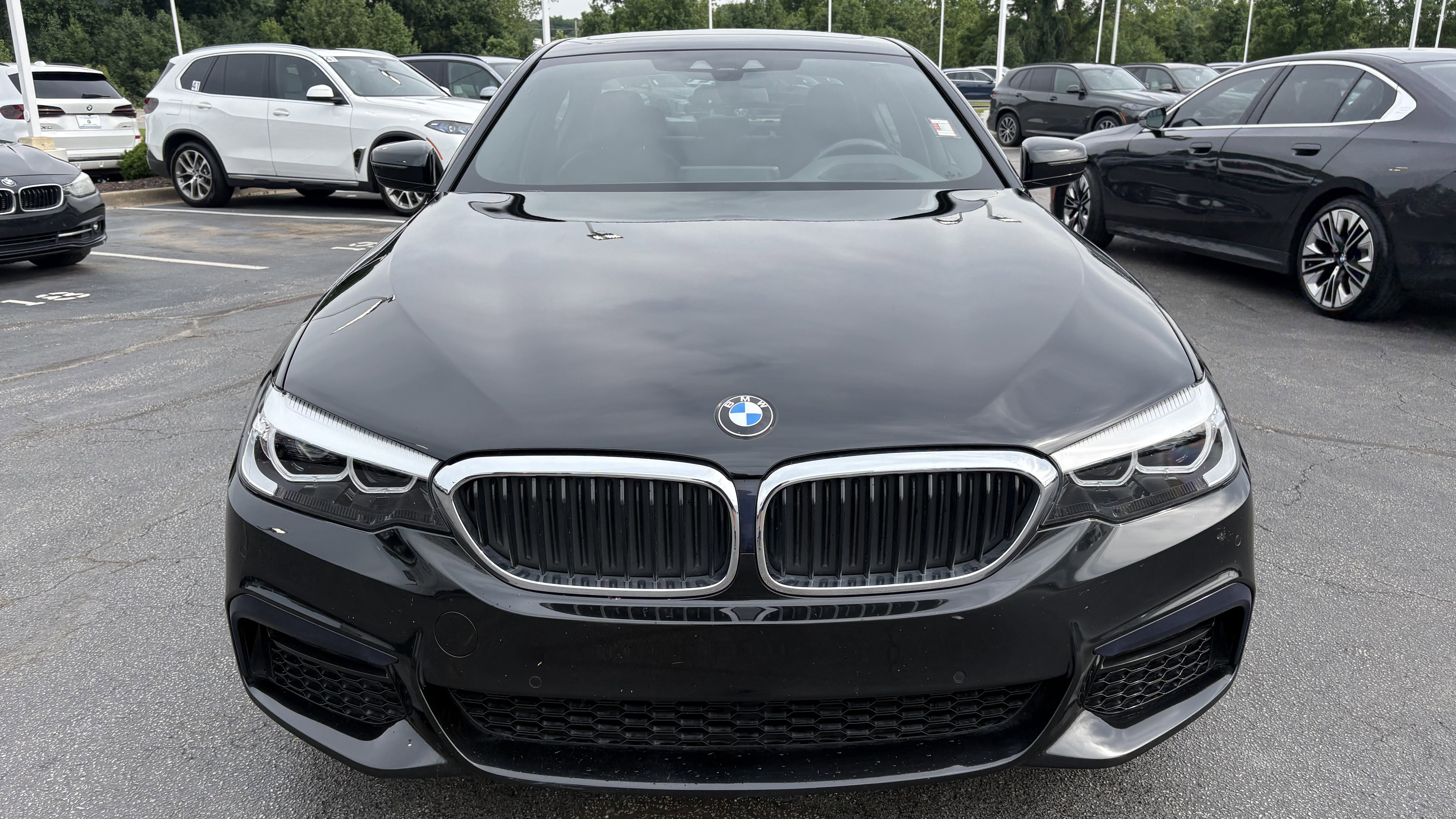 Used 2019 BMW 530i xDrive w/ M Sport Package AWD/4WD image 3