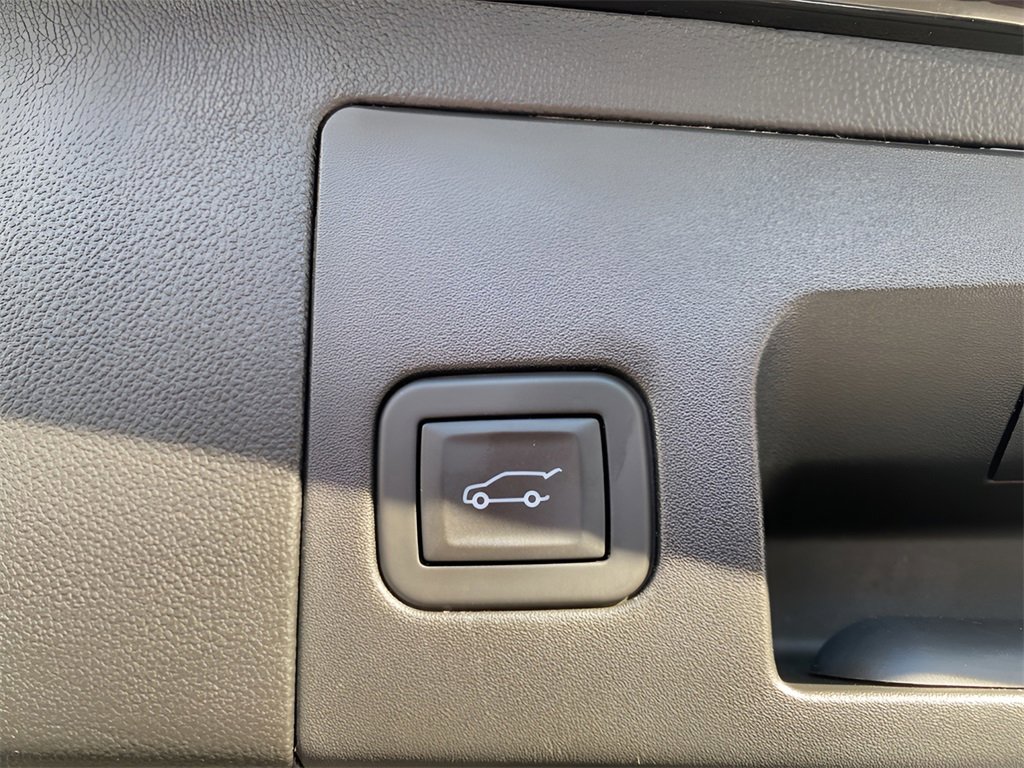 Certified 2025 Cadillac XT5 Premium Luxury image 13