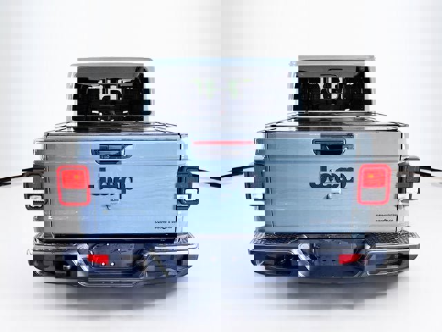 Used 2025 Jeep Gladiator Sport AWD/4WD image 6