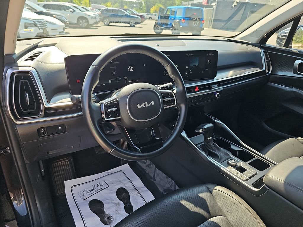 Used 2024 Kia Sorento S FWD image 21