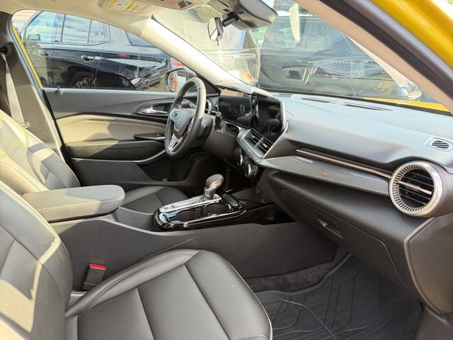 Used 2024 Chevrolet Trax ACTIV w/ Sunroof Package FWD image 37
