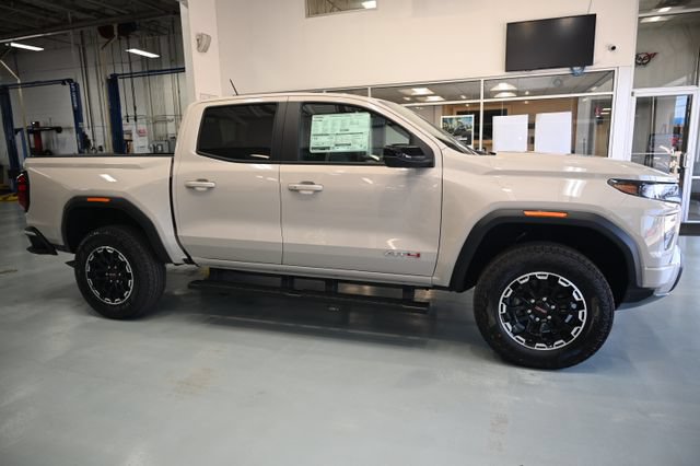 New 2026 GMC Canyon AT4 AWD/4WD image 4