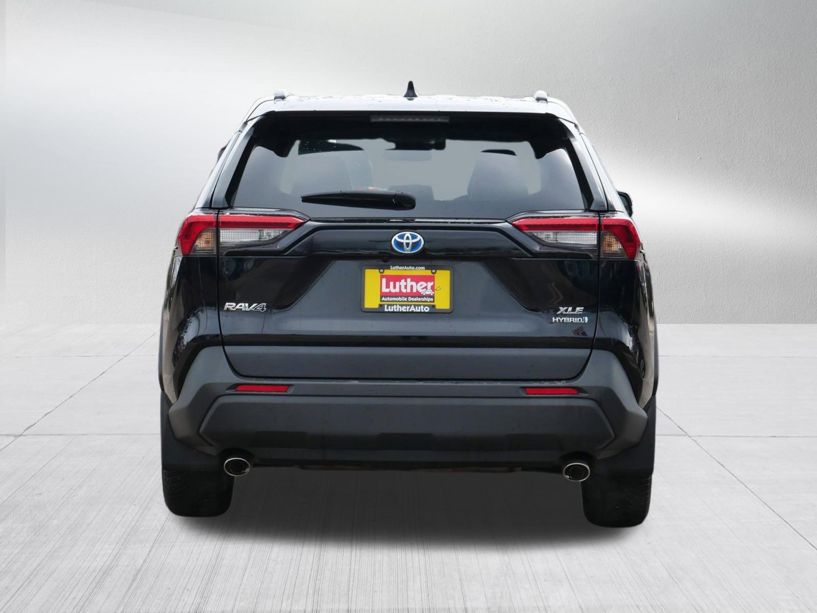 Used 2021 Toyota RAV4 XLE Premium AWD/4WD image 6