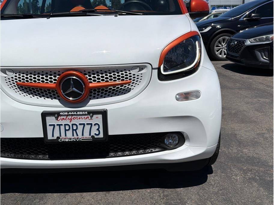 Used 2016 smart fortwo Proxy RWD image 24