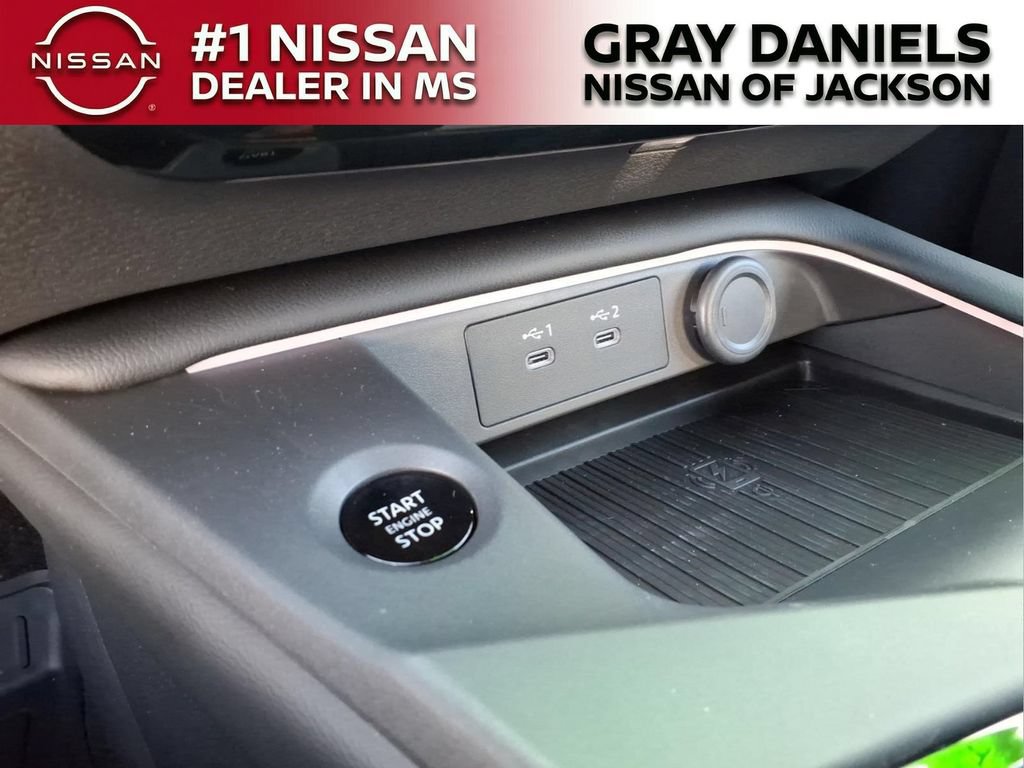 New 2026 Nissan Sentra SR w/ SR Premium Package FWD image 18