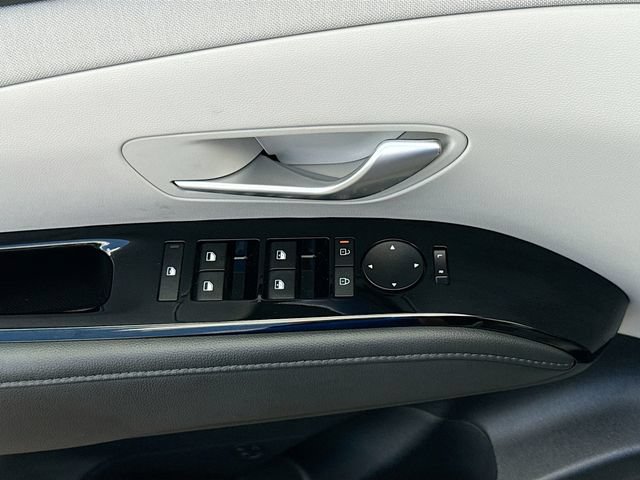 Used 2026 Hyundai Tucson Limited FWD image 18