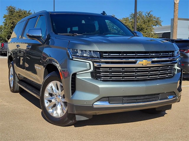 Used 2023 Chevrolet Suburban Premier image 1