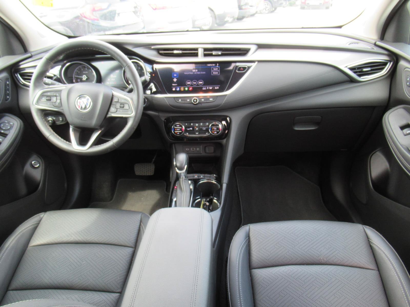 Used 2022 Buick Encore GX Essence FWD image 12
