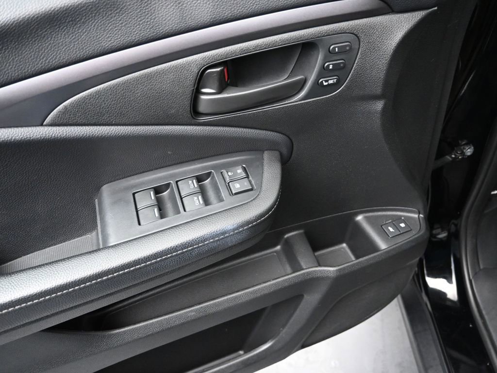 Used 2024 Honda Passport EX-L image 17