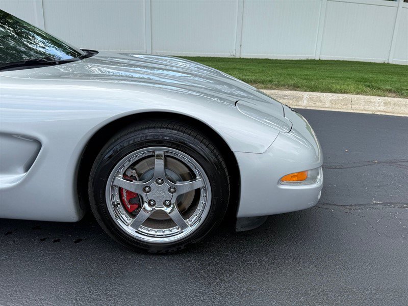 Used 2002 Chevrolet Corvette Coupe w/ Preferred Equipment Group2 RWD image 39