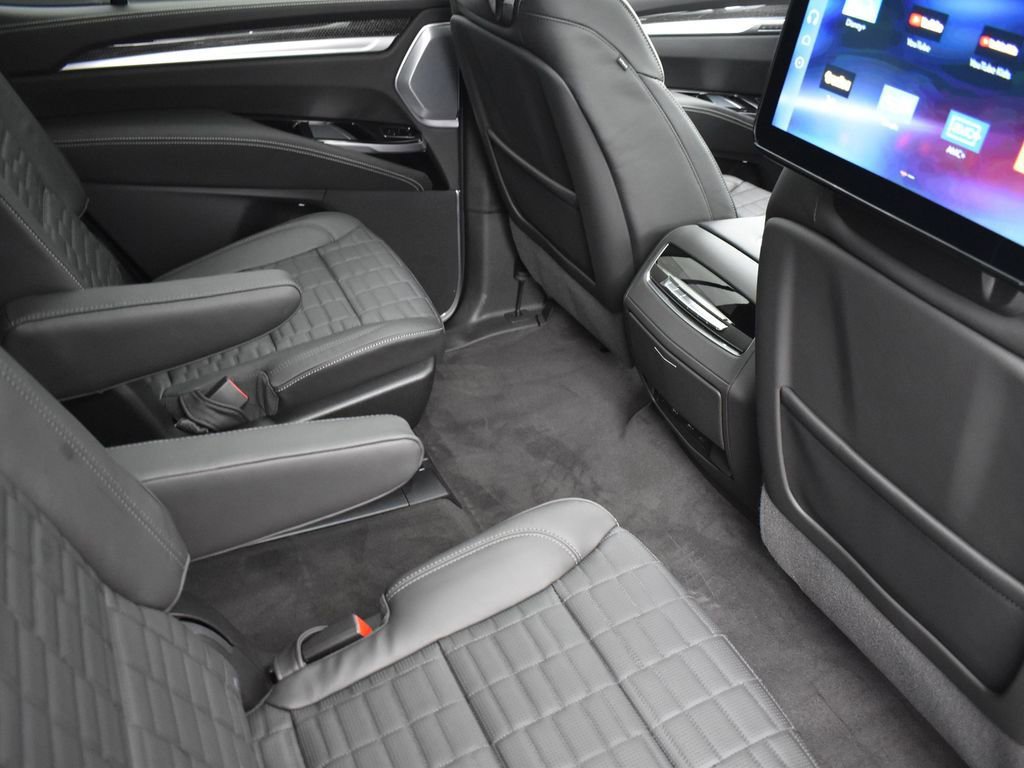 Certified 2026 Cadillac Escalade V w/ LPO, Onyx Lite Package image 35