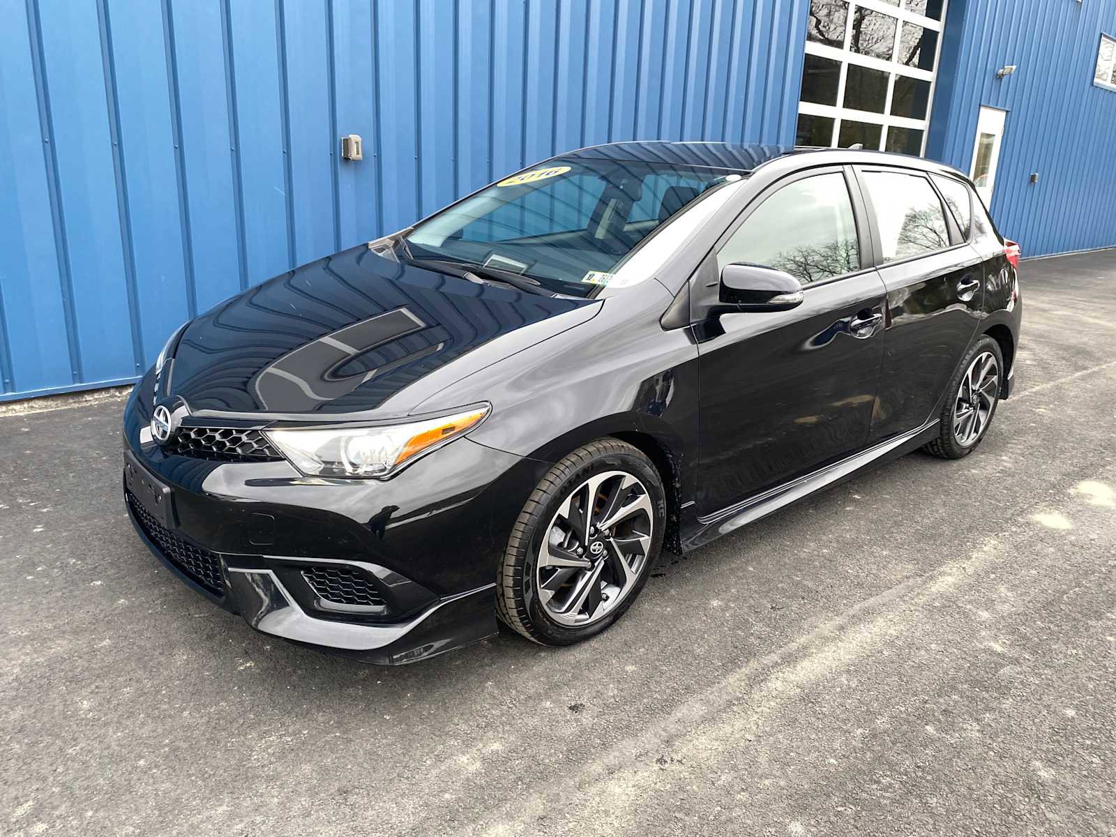 Used 2016 Scion iM image 2