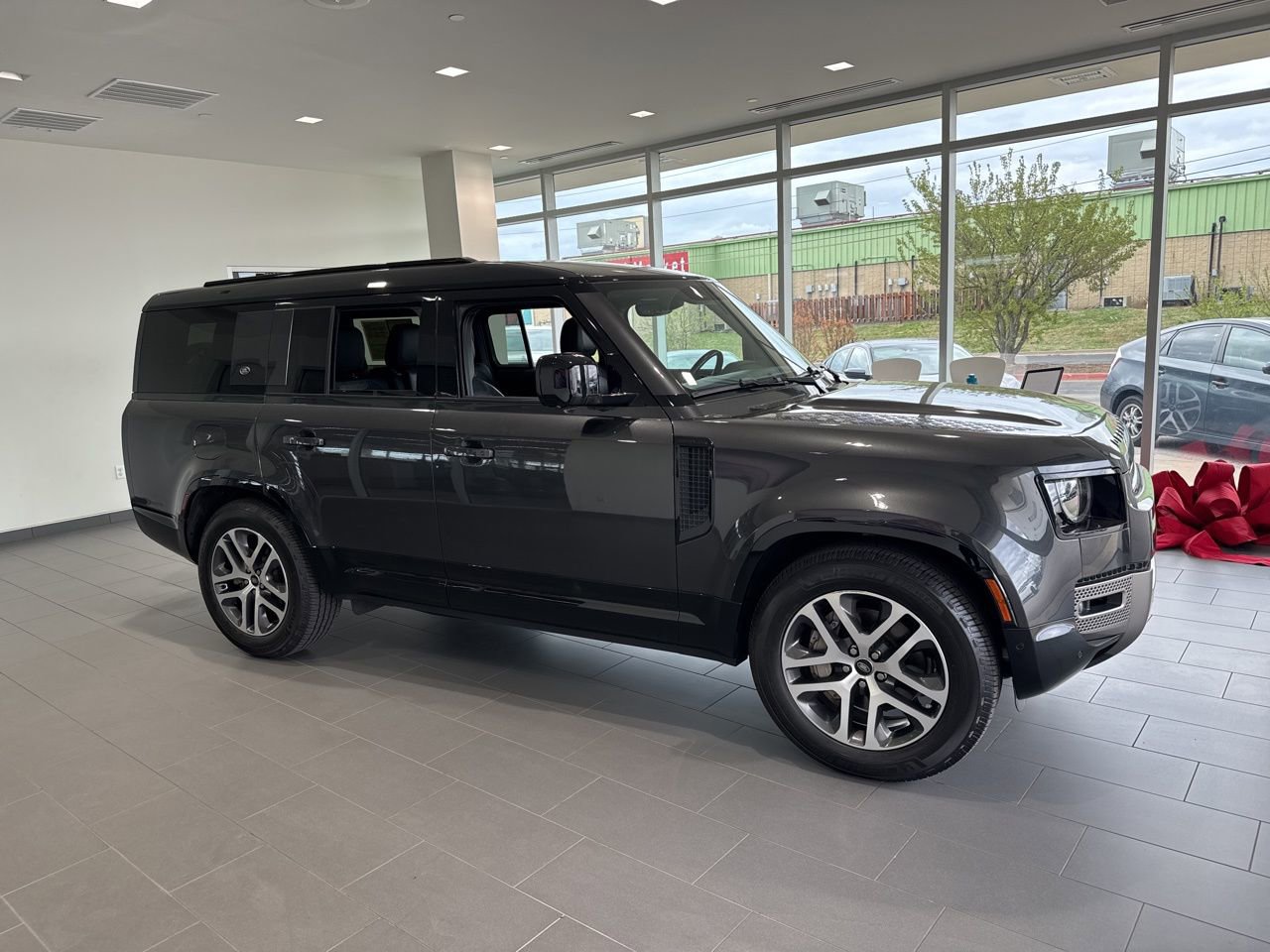 Used 2023 Land Rover Defender 130 X-Dynamic SE AWD/4WD image 1