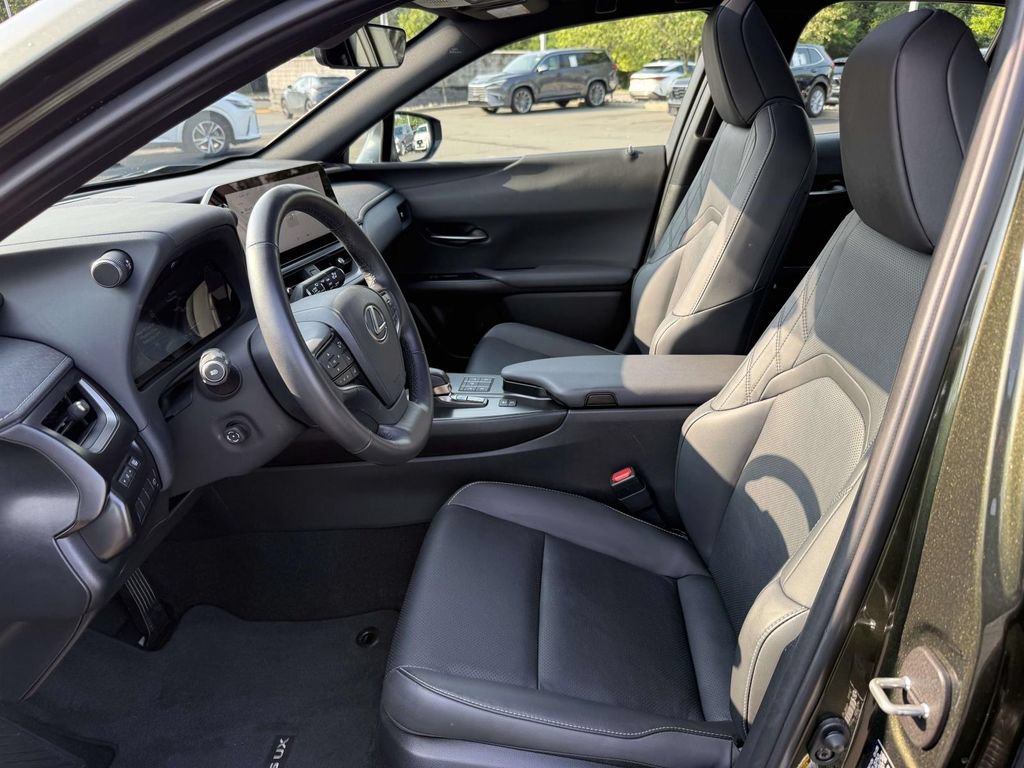 Used 2025 Lexus UX 300h AWD w/ Accessory Package (Z1) image 14