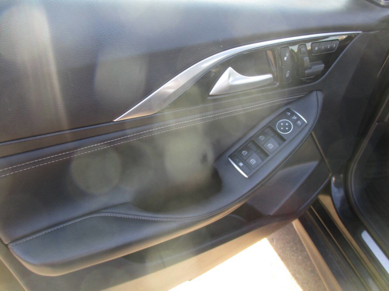 Used 2018 INFINITI QX30 AWD image 11