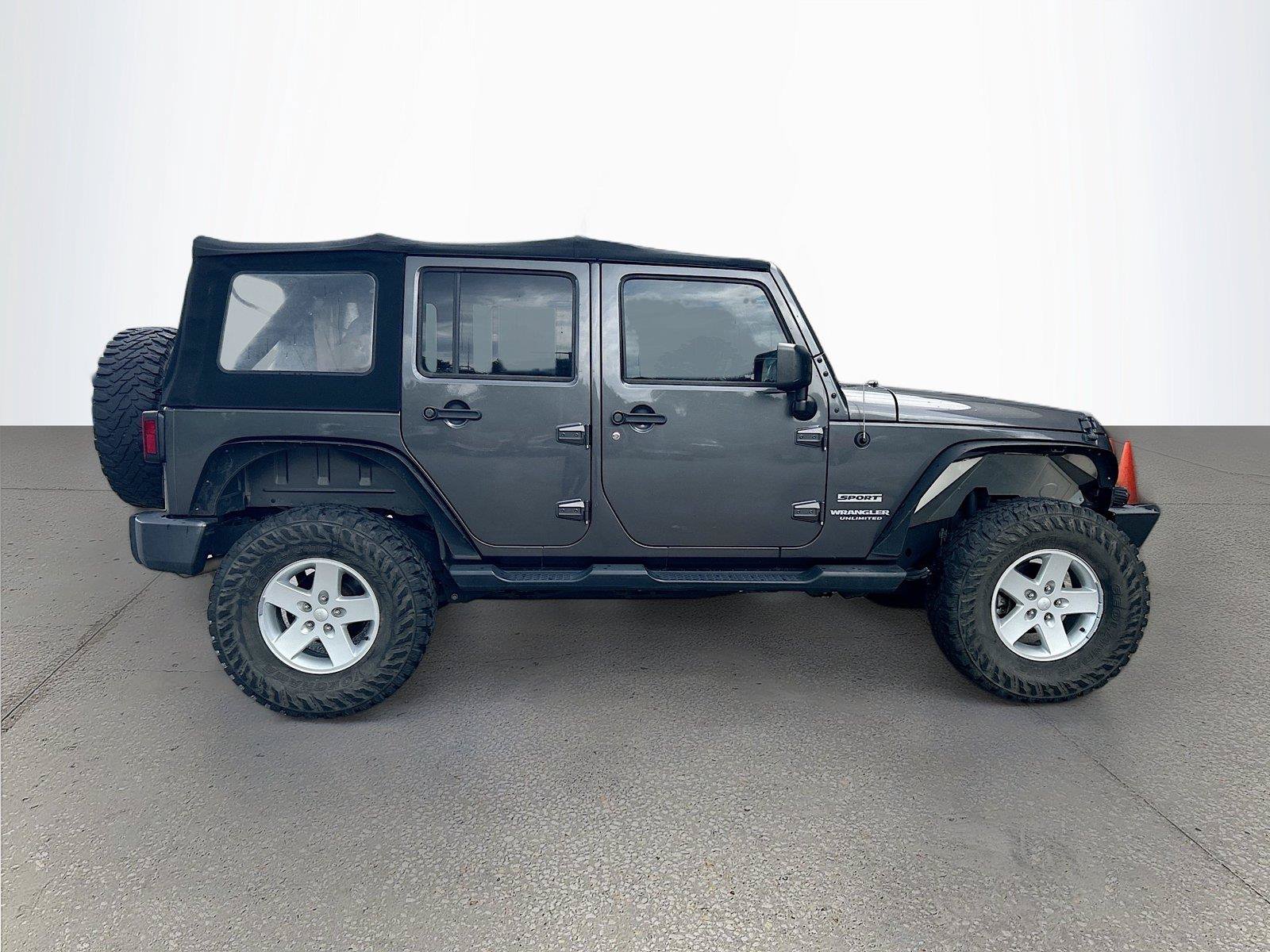 Used 2017 Jeep Wrangler Unlimited Sport w/ Quick Order Package 24S AWD/4WD image 3