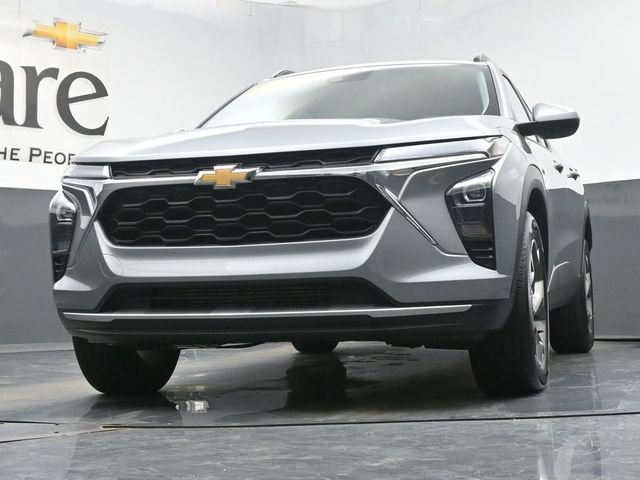 Used 2025 Chevrolet Trax LT w/ Driver Confidence Package FWD image 58