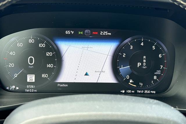 Used 2019 Volvo XC40 T5 R-Design AWD/4WD image 29
