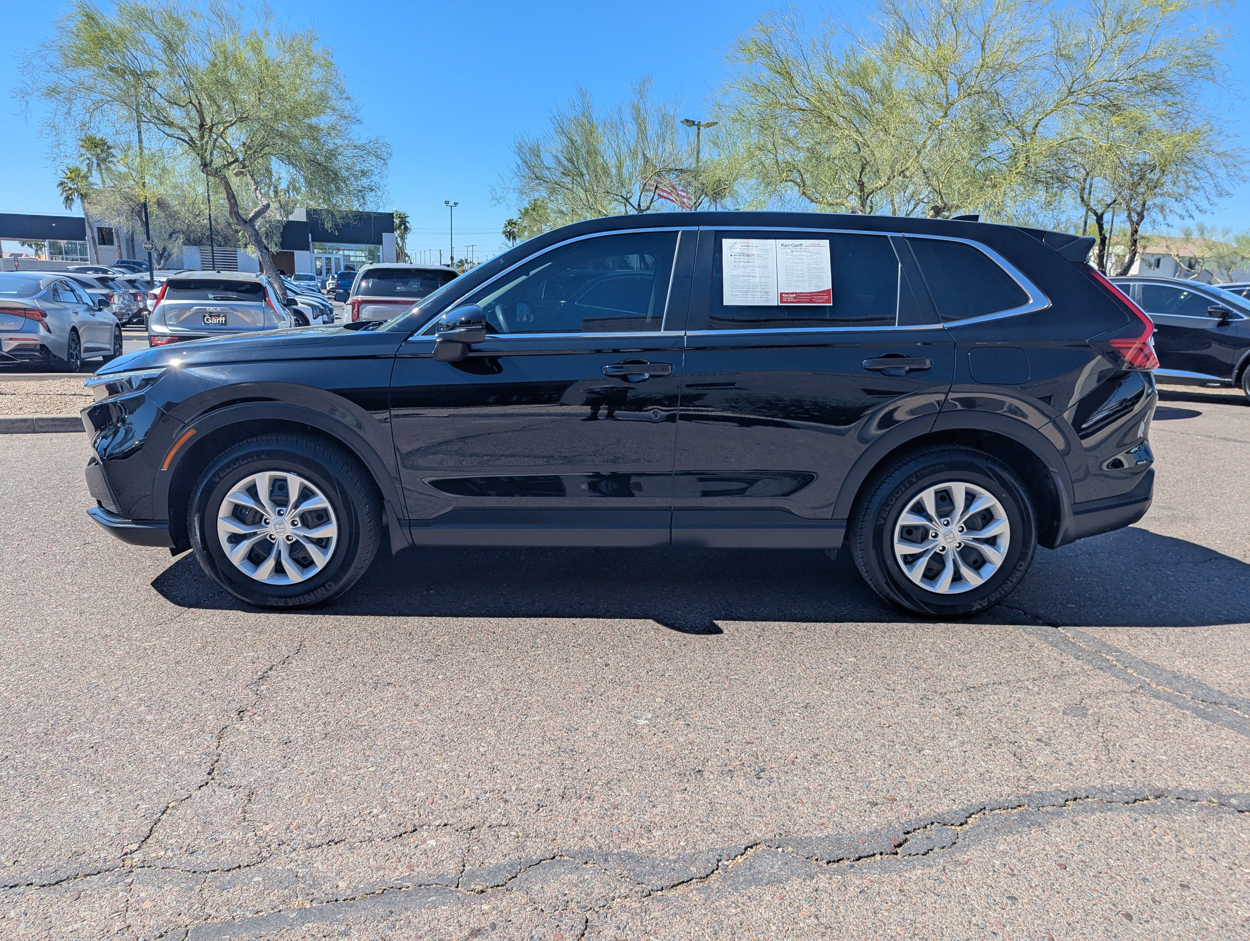 Used 2023 Honda CR-V LX image 5