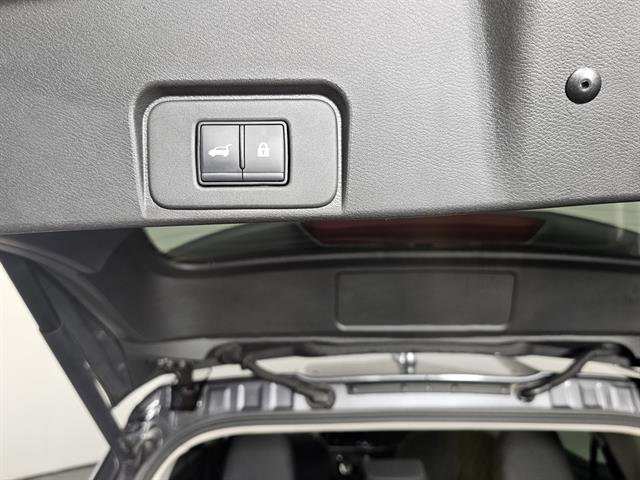 Used 2025 Nissan Rogue SV image 21