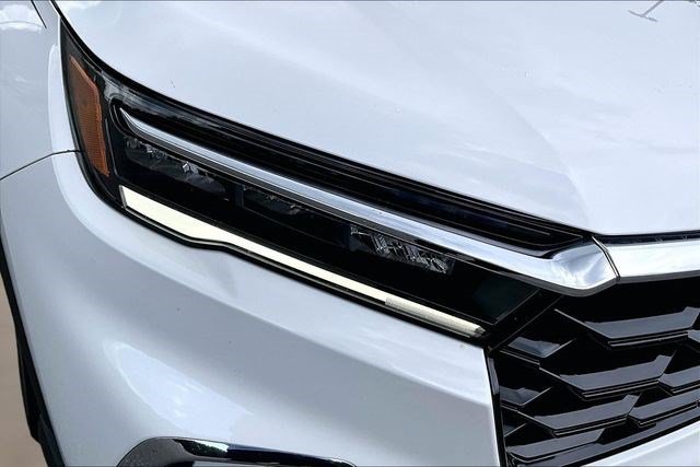 Certified 2025 Honda Pilot Touring image 28