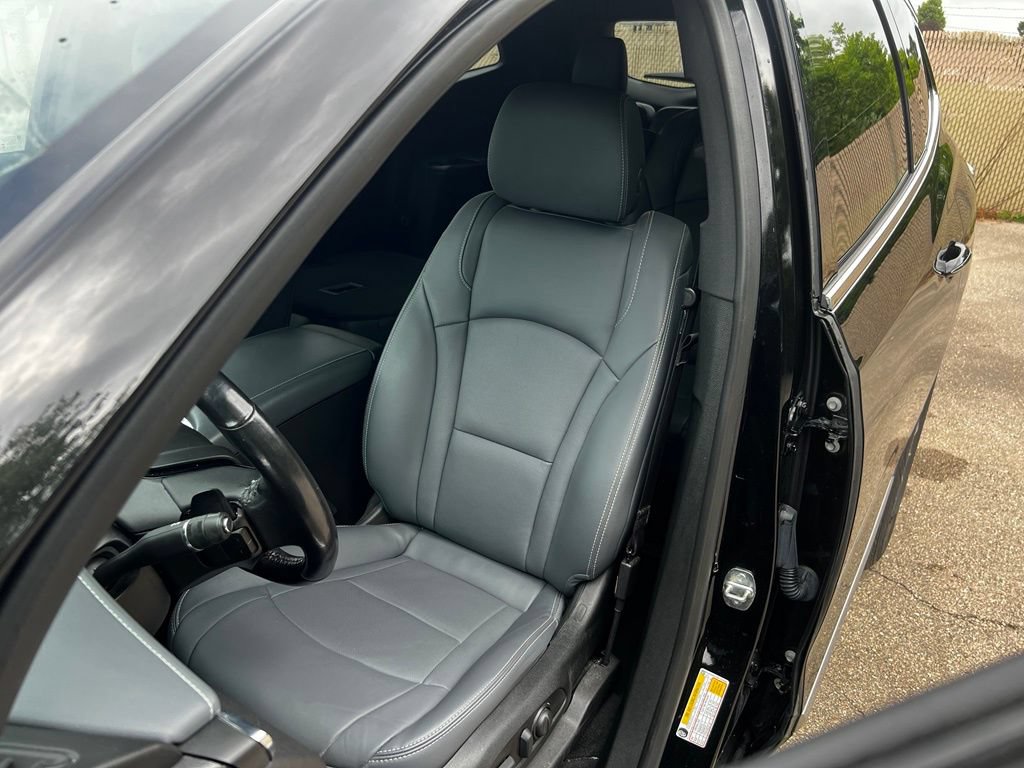 Certified 2023 Buick Enclave Essence FWD image 28