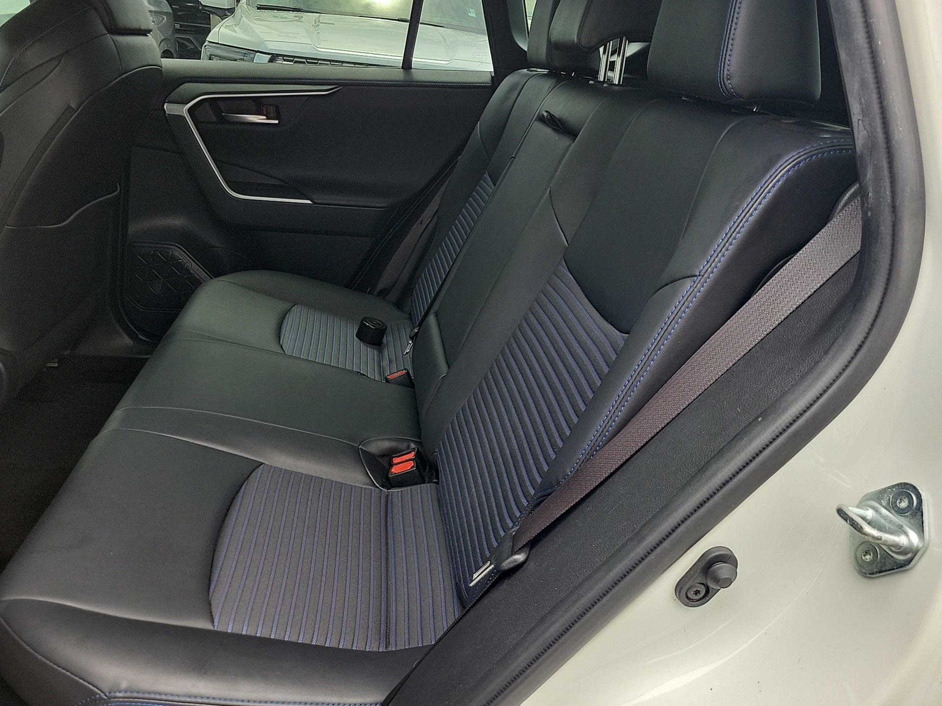 Used 2019 Toyota RAV4 XSE w/ XSE Weather Package AWD/4WD image 17