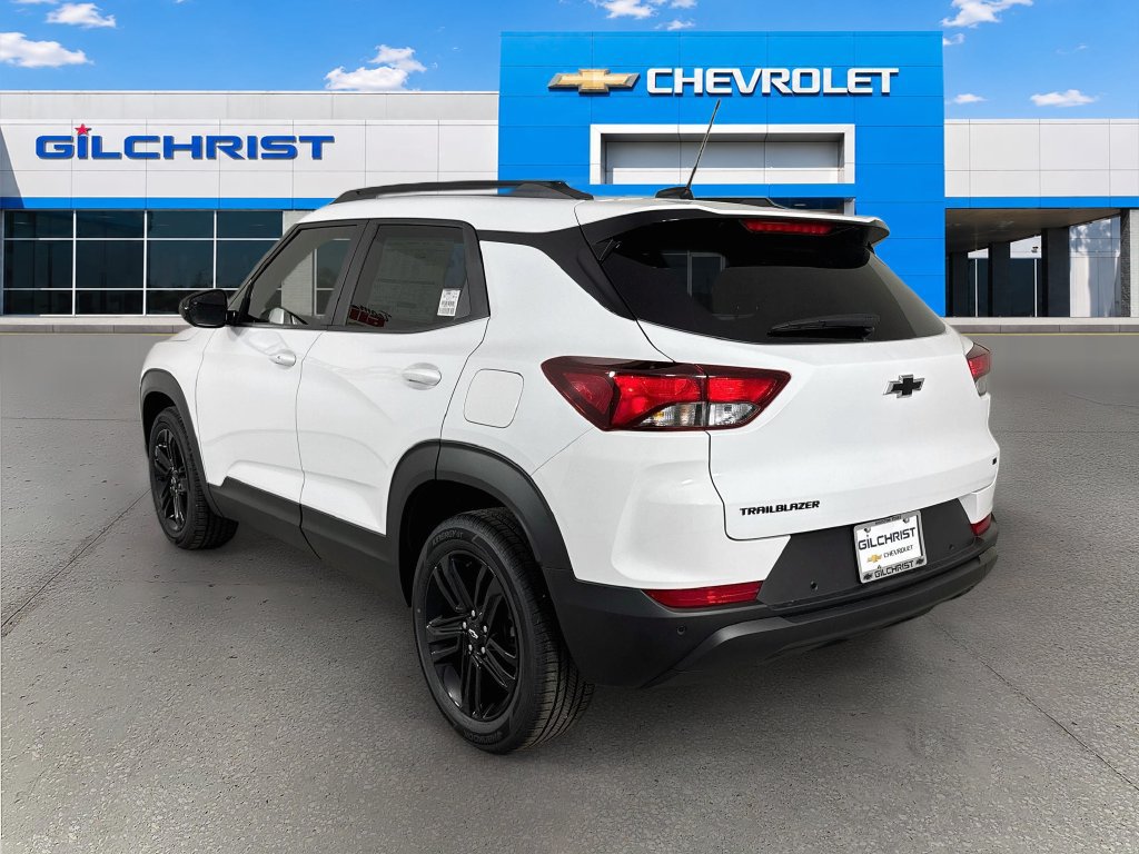 New 2026 Chevrolet TrailBlazer LT w/ Midnight Edition FWD image 6