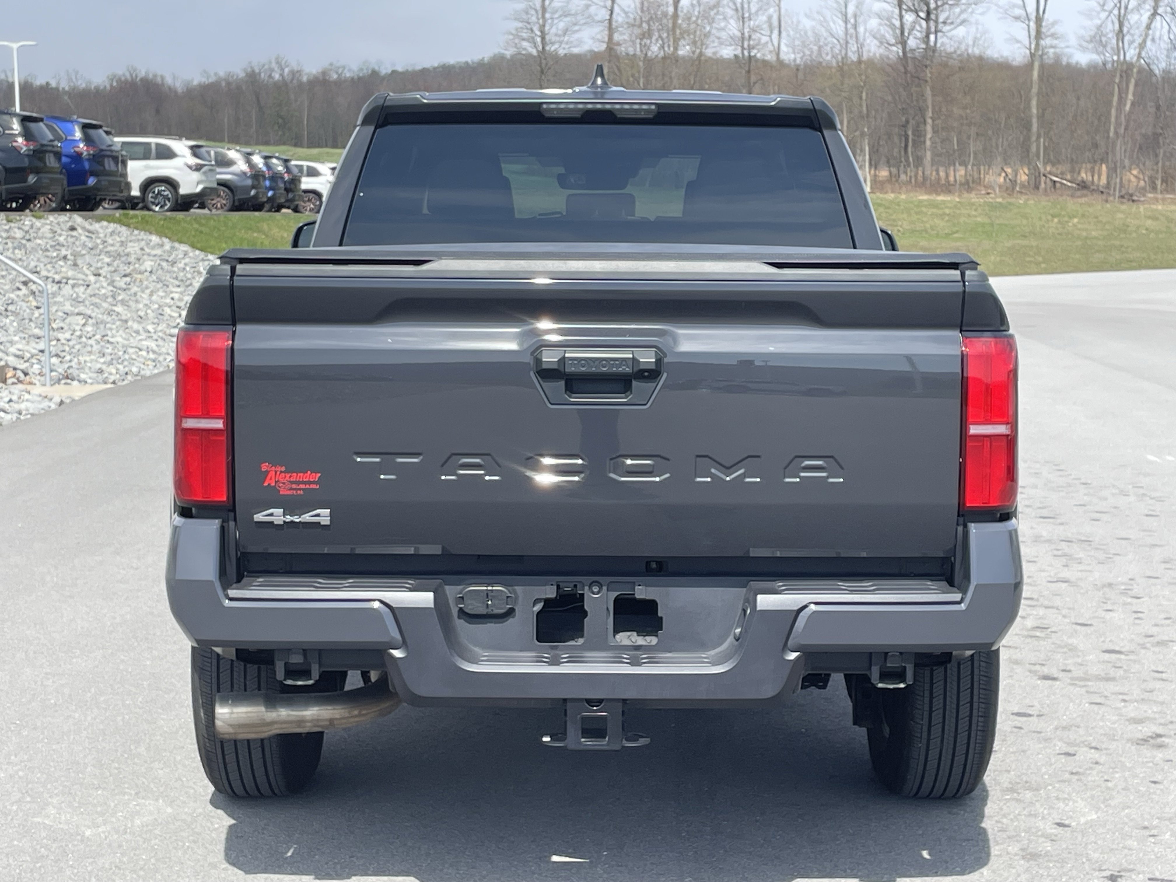 Used 2025 Toyota Tacoma SR5 AWD/4WD image 4