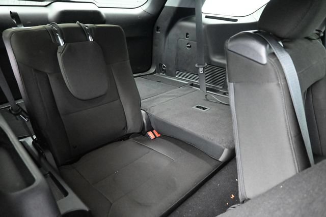 Used 2023 Ford Explorer XLT AWD/4WD image 7