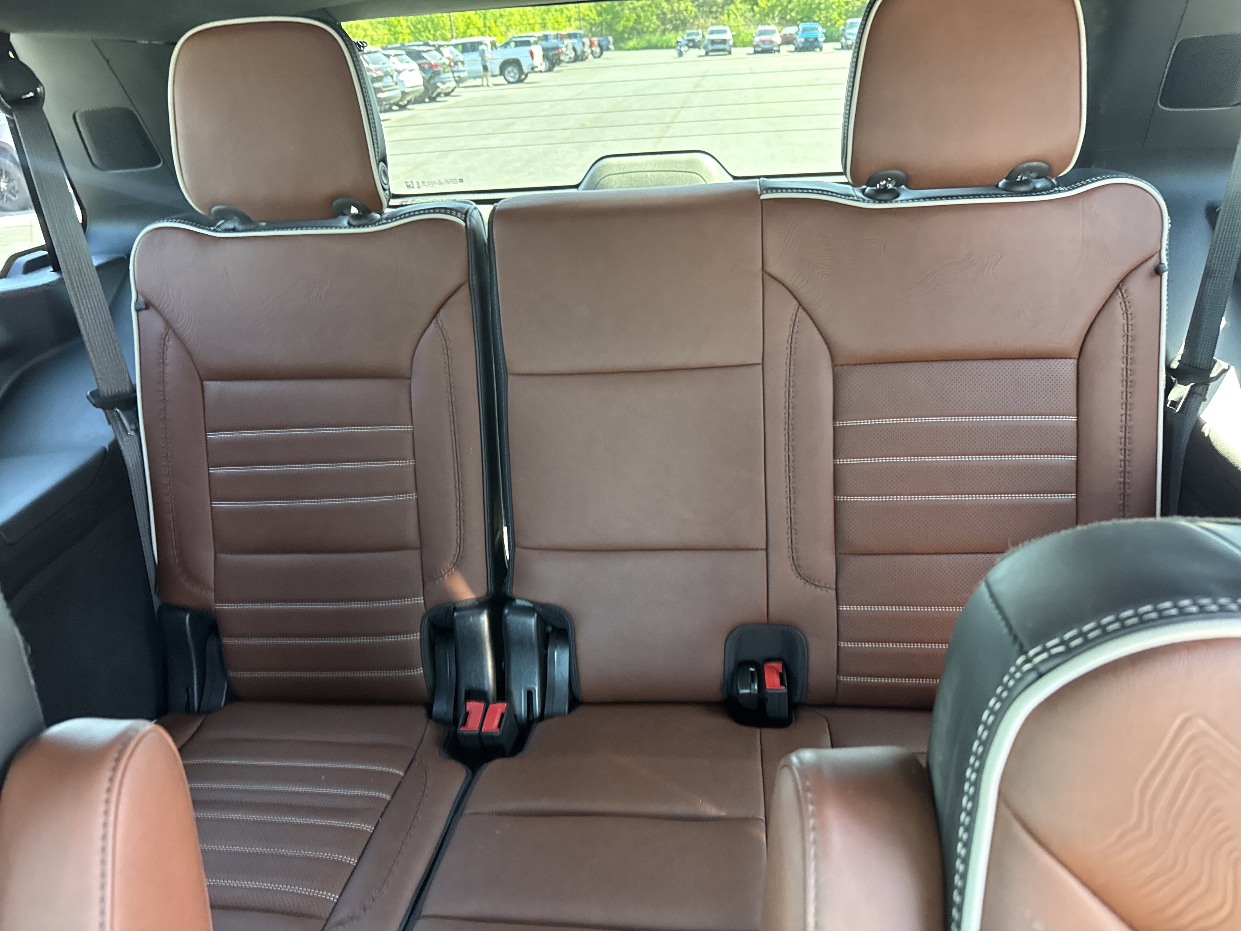 Used 2023 GMC Yukon Denali Ultimate AWD/4WD image 16