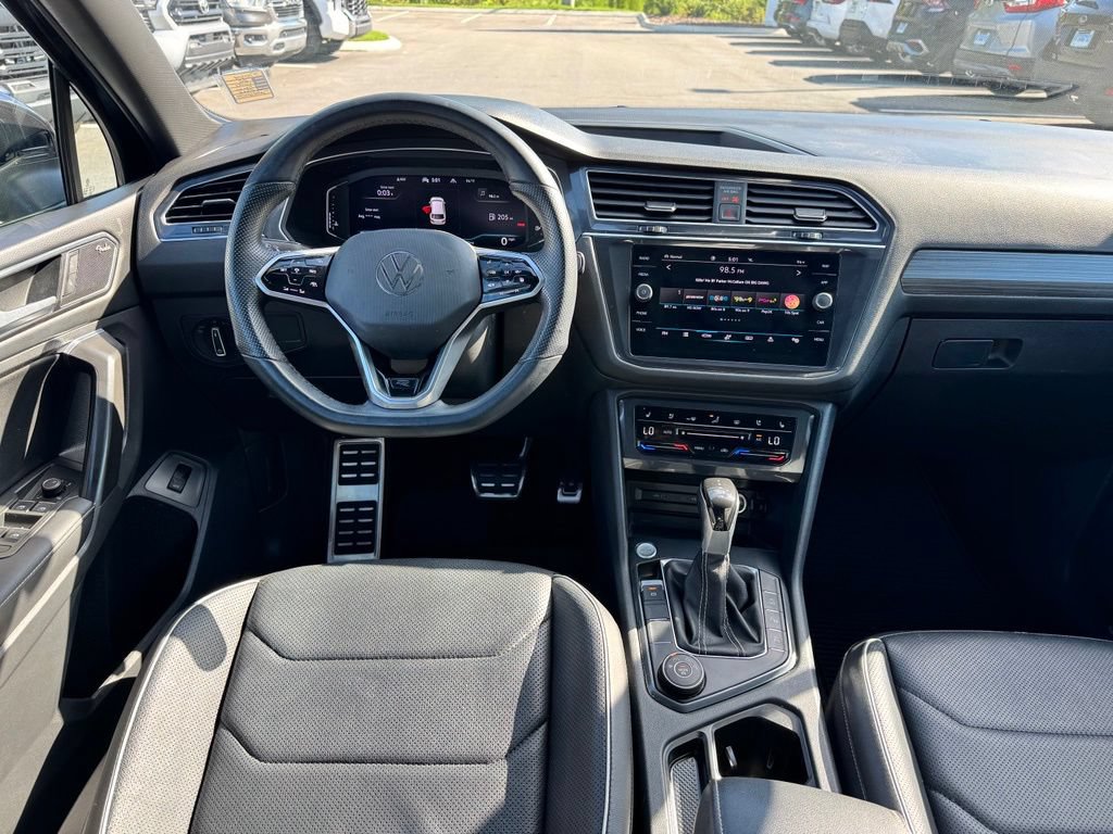 Used 2022 Volkswagen Tiguan SEL R-Line AWD/4WD image 10