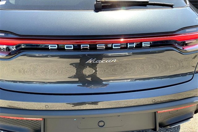 New 2026 Porsche Macan image 38