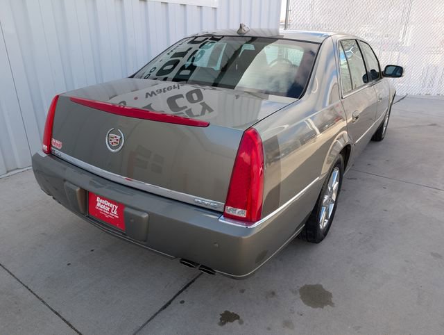 Used 2010 Cadillac DTS Luxury image 24