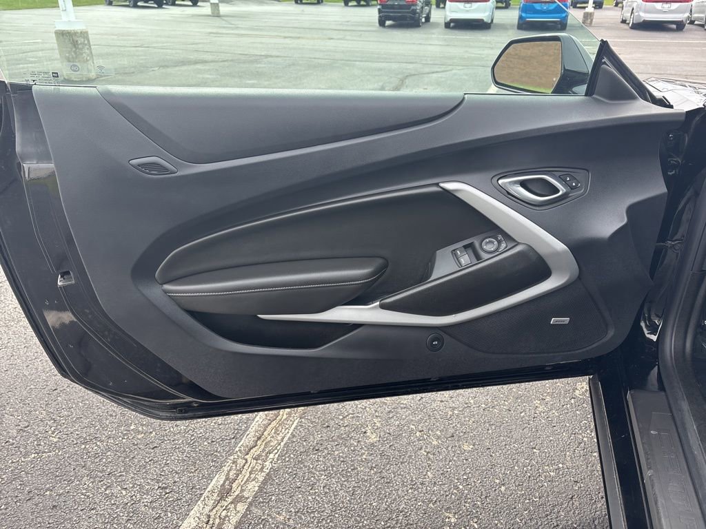 Used 2023 Chevrolet Camaro LT w/ Technology Package image 32