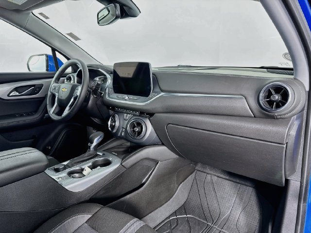 Used 2024 Chevrolet Blazer LT w/ Convenience Package FWD image 29