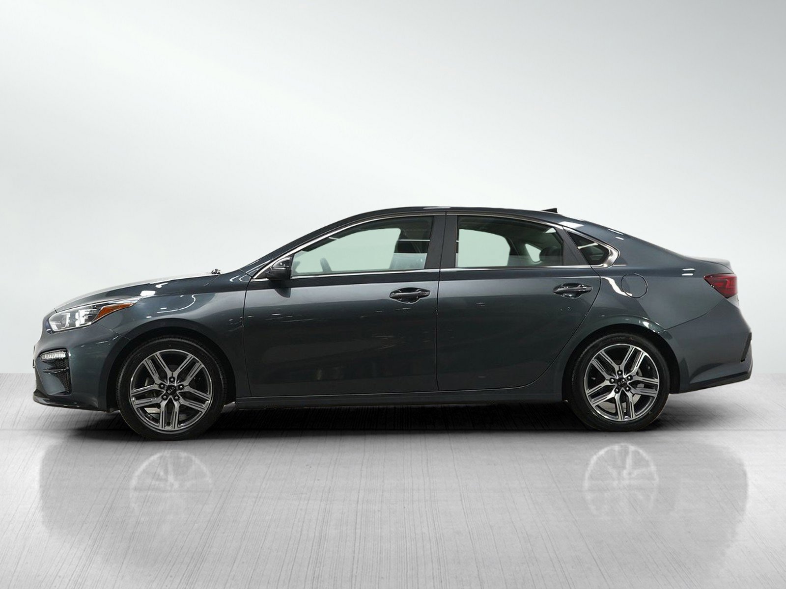Used 2021 Kia Forte EX image 2