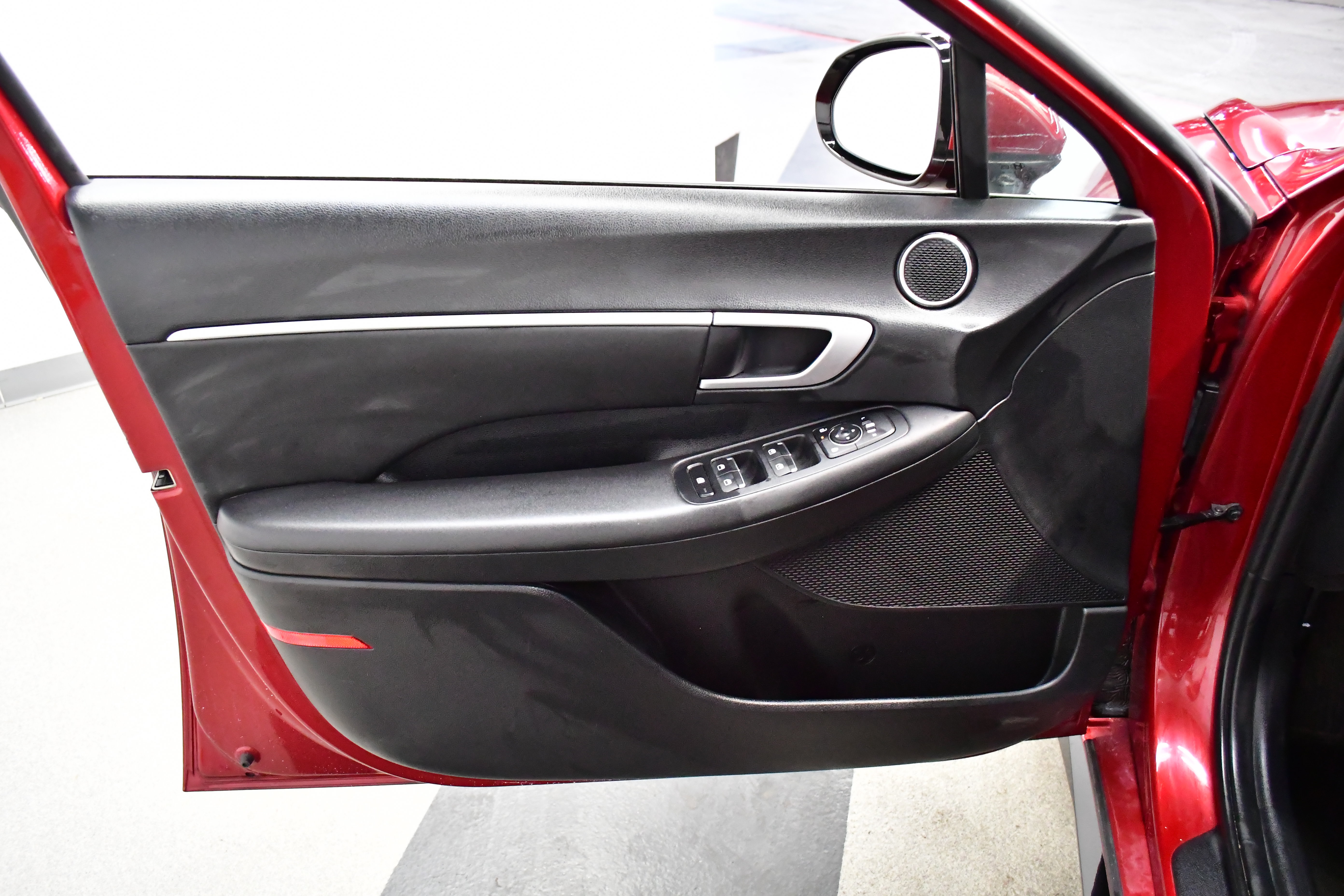 Used 2025 Hyundai Sonata SEL FWD image 16