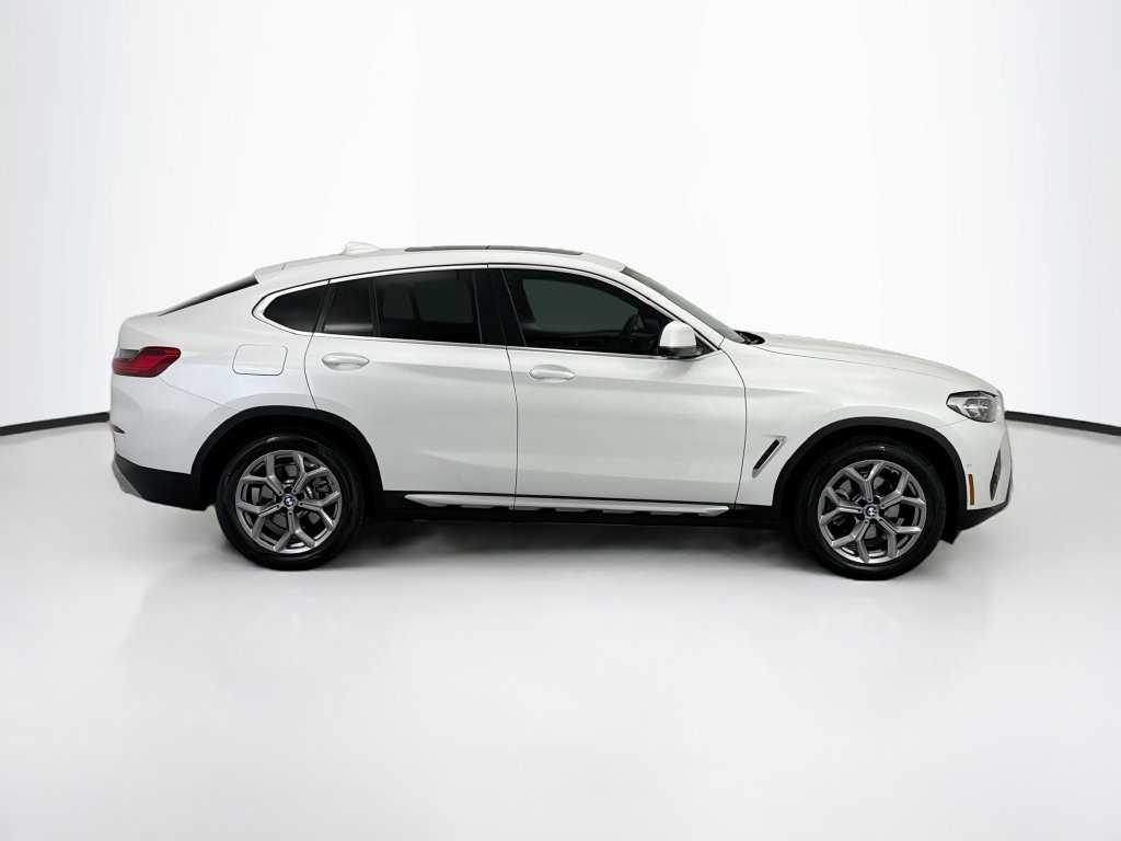 Used 2024 BMW X4 xDrive30i w/ Premium Package AWD/4WD image 4