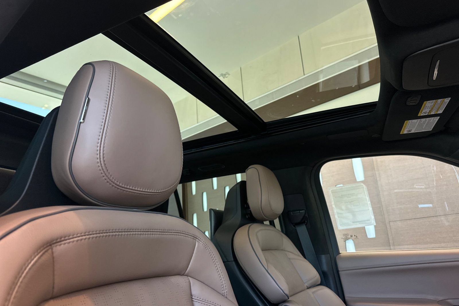New 2026 Lincoln Navigator L Black Label AWD/4WD image 18