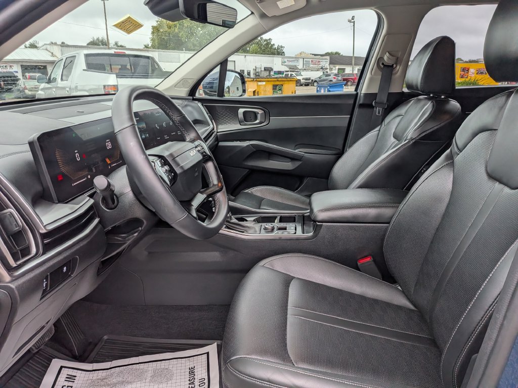 Used 2026 Kia Sorento S FWD image 16