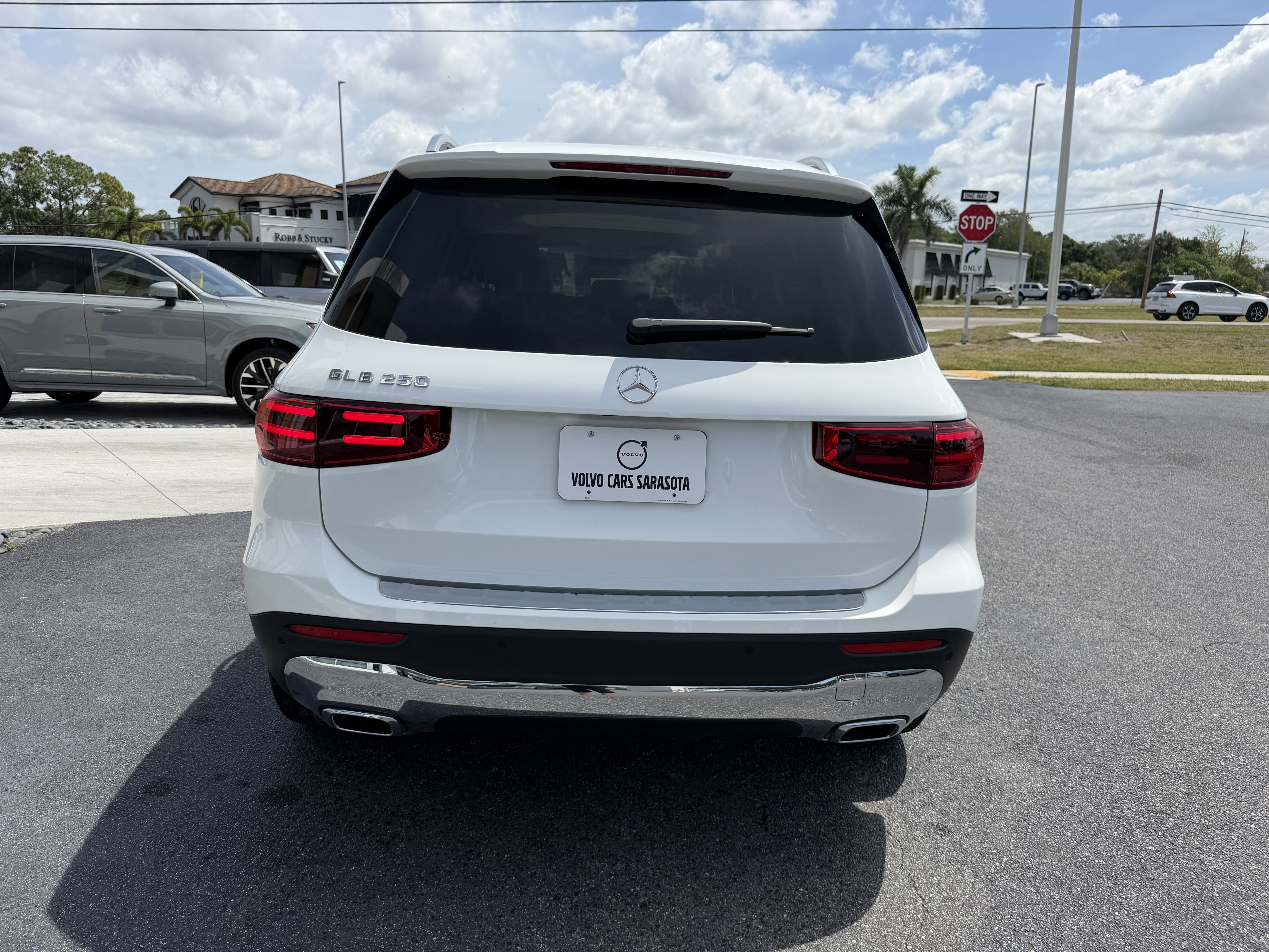 Used 2025 Mercedes-Benz GLB 250 image 4