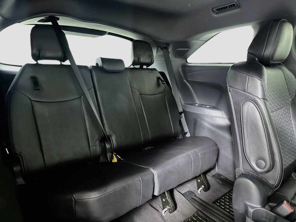 Used 2023 Toyota Sienna XSE AWD/4WD image 29