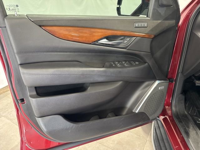 Used 2018 Cadillac Escalade Luxury RWD image 19