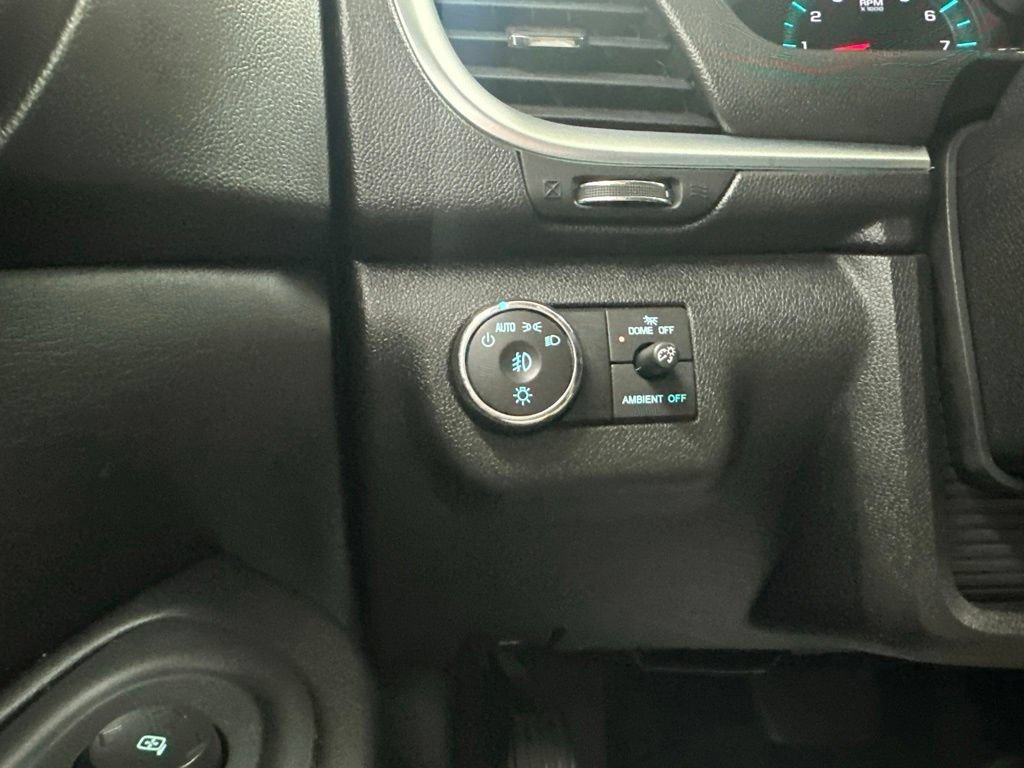 Used 2015 Chevrolet Traverse LT w/ Style and Technology Package FWD image 43