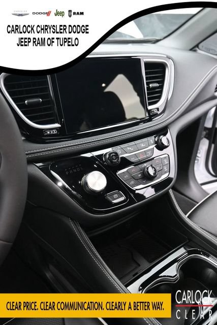 Used 2026 Chrysler Pacifica Limited FWD image 20