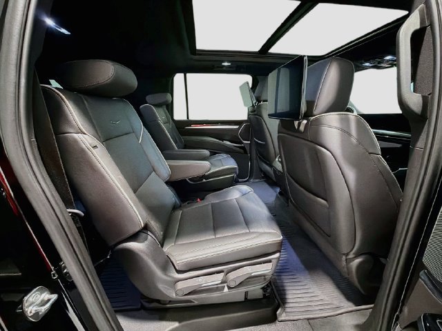 Used 2025 Cadillac Escalade ESV Premium Luxury w/ Touring Package AWD/4WD image 24