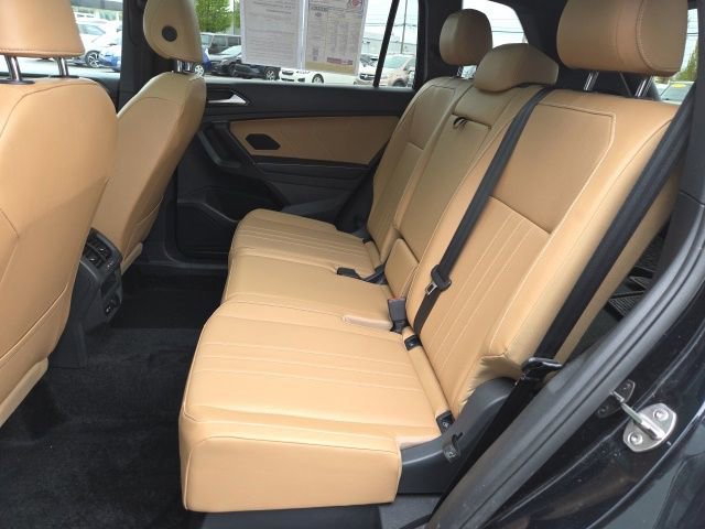Used 2024 Volkswagen Tiguan SE w/ Panoramic Sunroof Package AWD/4WD image 13